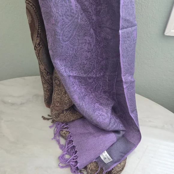 Bundle Of Women's Scarves /Shawl - Picture 2 of 3